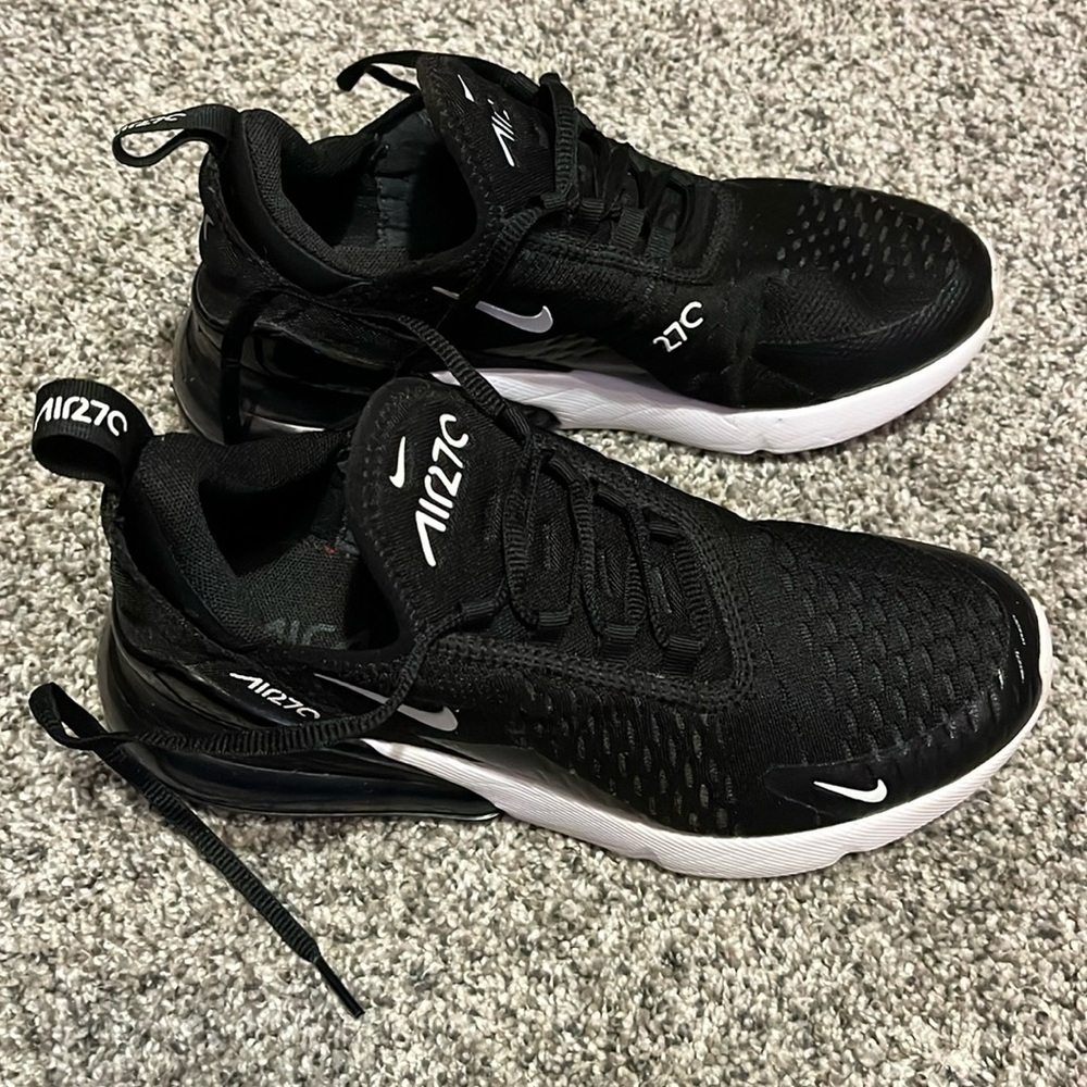 Nike Air 270 Women’s size 7